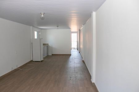 Casa à venda com 100m², 4 quartos e sem vaga