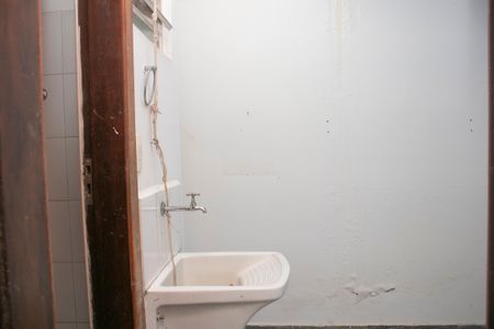 Casa à venda com 100m², 4 quartos e sem vaga