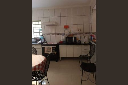 Casa à venda com 301m², 3 quartos e 3 vagas