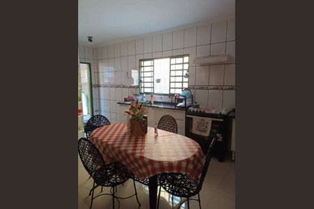 Casa à venda com 301m², 3 quartos e 3 vagas