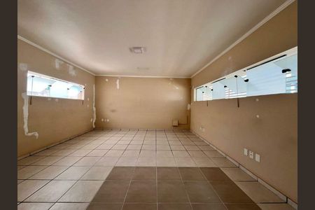 Casa à venda com 4 quartos, 295m² em Nova Campinas, Campinas