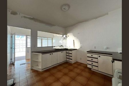 Casa à venda com 295m², 4 quartos e 15 vagas