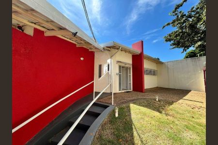 Casa à venda com 295m², 4 quartos e 15 vagas