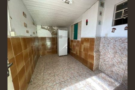 Casa à venda com 107m², 4 quartos e sem vaga