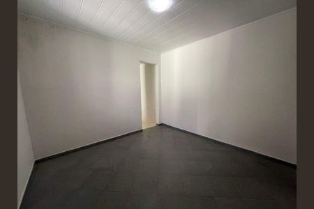 Casa à venda com 107m², 4 quartos e sem vaga