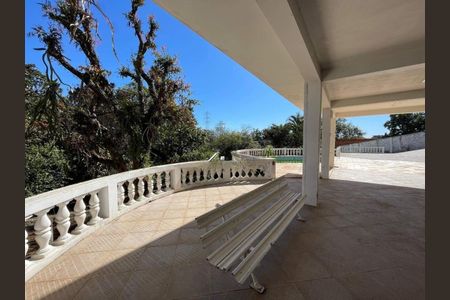 Casa à venda com 274m², 3 quartos e 15 vagas