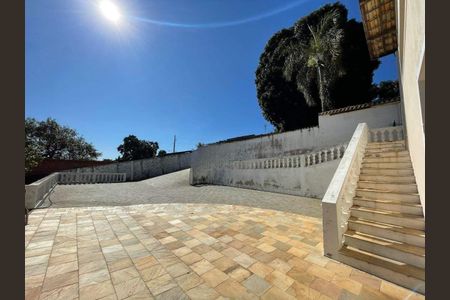 Casa à venda com 274m², 3 quartos e 15 vagas