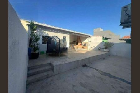 Casa à venda com 150m², 3 quartos e 5 vagas