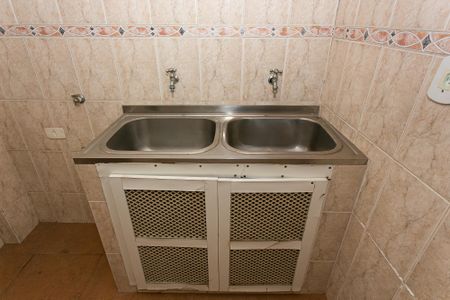 Casa à venda com 140m², 3 quartos e 2 vagas Casa à venda com 140m², 3 quartos e 2 vagasCozinha