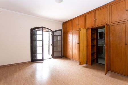 Casa à venda com 140m², 3 quartos e 2 vagas Casa à venda com 140m², 3 quartos e 2 vagasSuíte