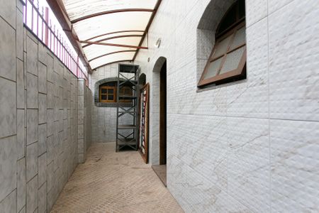 Casa à venda com 140m², 3 quartos e 2 vagas Casa à venda com 140m², 3 quartos e 2 vagasCorredor