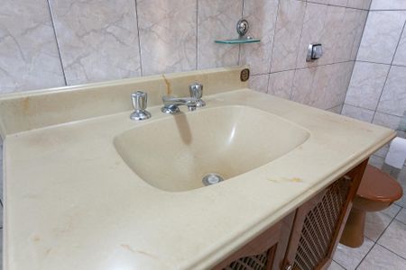 Casa à venda com 140m², 3 quartos e 2 vagas Casa à venda com 140m², 3 quartos e 2 vagasBanheiro da Suíte