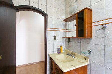 Casa à venda com 140m², 3 quartos e 2 vagas Casa à venda com 140m², 3 quartos e 2 vagasBanheiro 1