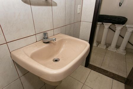 Casa à venda com 140m², 3 quartos e 2 vagas Casa à venda com 140m², 3 quartos e 2 vagasBanheiro 2