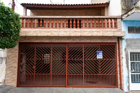 Casa à venda com 140m², 3 quartos e 2 vagas Casa à venda com 140m², 3 quartos e 2 vagasFachada