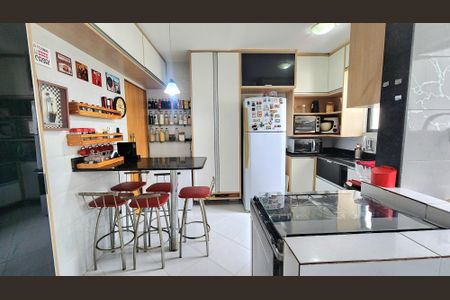 Apartamento para alugar com 87m², 2 quartos e 1 vagaCozinha 