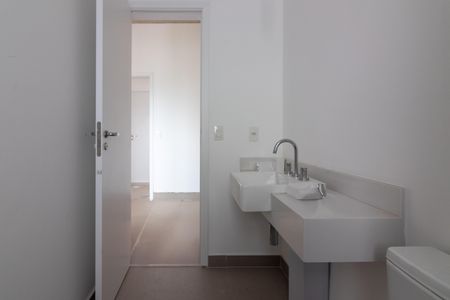 Apartamento à venda com 143m², 3 quartos e 2 vagasBanheiro da Suíte 1