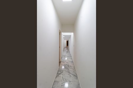 Casa à venda com 200m², 4 quartos e 1 vagaCorredor - Quartos