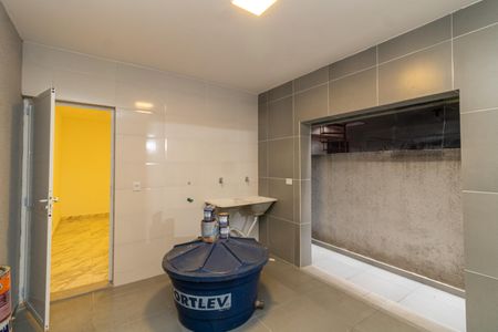 Casa à venda com 200m², 4 quartos e 1 vagaÁrea de Serviço