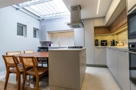 Apartamento à venda com 58m², 2 quartos e 2 vagasCozinha