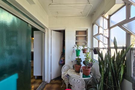 Apartamento à venda com 110m², 3 quartos e 1 vagaÁrea de Serviço