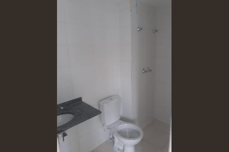 Banheiro de apartamento para alugar com 2 quartos, 50m² em Barra da Tijuca, Rio de Janeiro