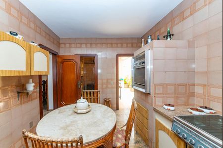 Casa à venda com 440m², 5 quartos e 3 vagasCozinha 2