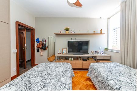 Casa à venda com 440m², 5 quartos e 3 vagasSuíte 3