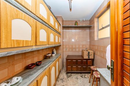 Casa à venda com 440m², 5 quartos e 3 vagasDespensa