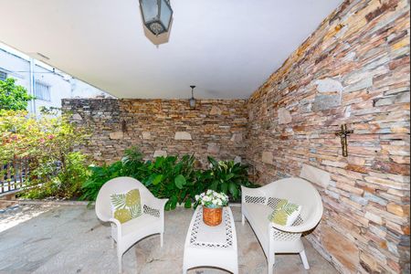 Casa à venda com 440m², 5 quartos e 3 vagasVaranda