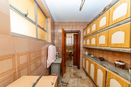 Casa à venda com 440m², 5 quartos e 3 vagasDespensa