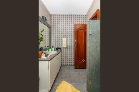 Casa à venda com 440m², 5 quartos e 3 vagasBanheiro da Suíte 2