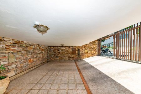 Casa à venda com 440m², 5 quartos e 3 vagasGaragem