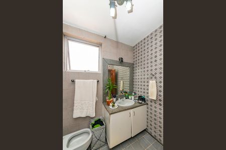 Casa à venda com 440m², 5 quartos e 3 vagasBanheiro da Suíte 2