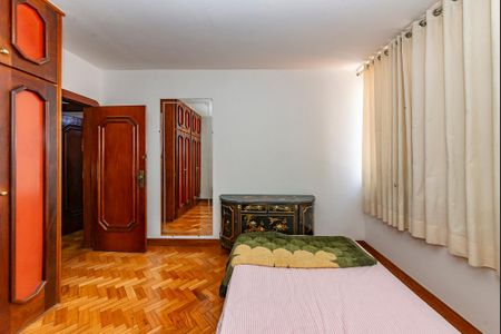 Casa à venda com 440m², 5 quartos e 3 vagasQuarto 4