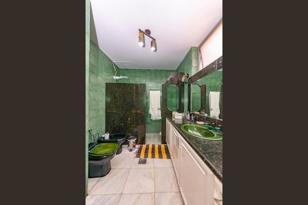 Casa à venda com 440m², 5 quartos e 3 vagasSuíte 3