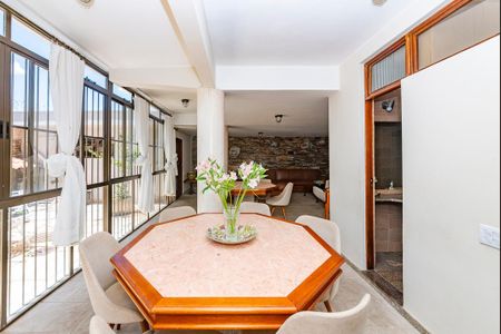 Casa à venda com 440m², 5 quartos e 3 vagasSala 4