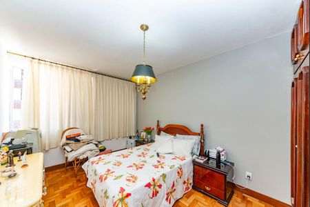 Casa à venda com 440m², 5 quartos e 3 vagasSuíte 2