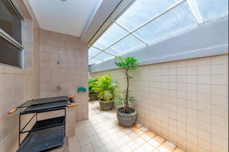 Casa à venda com 440m², 5 quartos e 3 vagasÁrea de Serviço