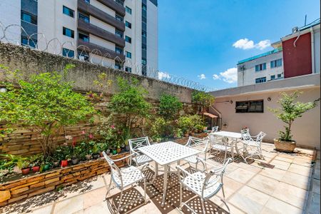 Casa à venda com 440m², 5 quartos e 3 vagasQuintal