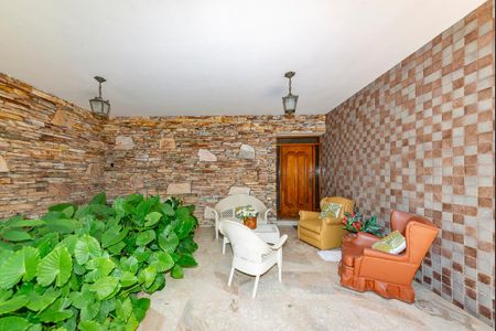 Casa à venda com 440m², 5 quartos e 3 vagasVaranda