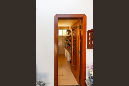 Casa à venda com 440m², 5 quartos e 3 vagasDespensa 2