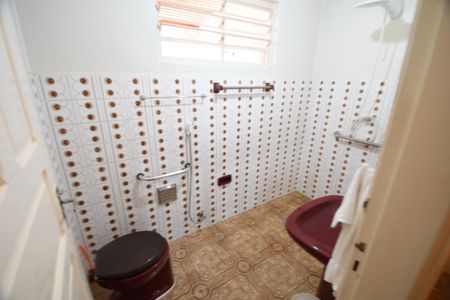 Casa à venda com 144m², 2 quartos e 2 vagasBanheiro