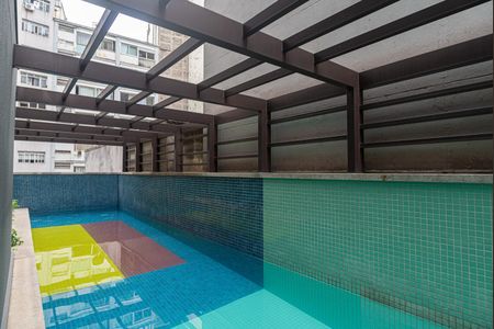 Studio para alugar com 42m², 1 quarto e sem vaga Studio para alugar com 42m², 1 quarto e sem vagaÁrea comum - Piscina