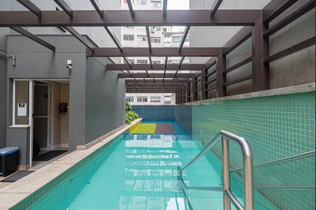 Studio para alugar com 42m², 1 quarto e sem vaga Studio para alugar com 42m², 1 quarto e sem vagaÁrea comum - Piscina