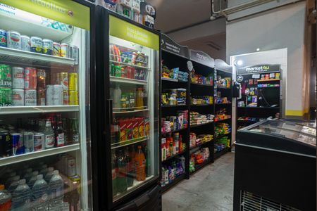 Studio para alugar com 42m², 1 quarto e sem vaga Studio para alugar com 42m², 1 quarto e sem vagaÁrea comum - Mercadinho