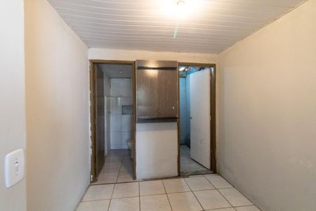 Quarto de casa para alugar com 1 quarto, 25m² em Tatuquara, Curitiba