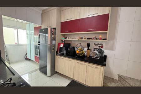 Apartamento à venda com 208m², 3 quartos e 2 vagas Apartamento à venda com 208m², 3 quartos e 2 vagasCozinha