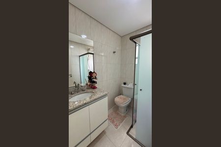 Apartamento à venda com 208m², 3 quartos e 2 vagas Apartamento à venda com 208m², 3 quartos e 2 vagasBanheiro da Suíte