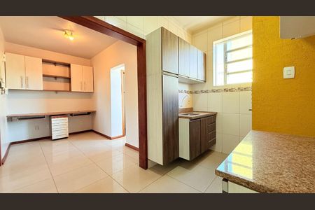 Cozinha de apartamento para alugar com 2 quartos, 71m² em Partenon, Porto Alegre